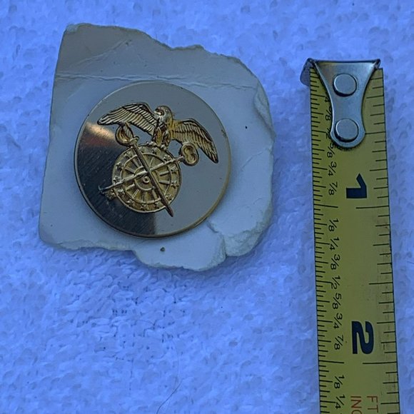 Military Quartermaster Enlisted Branch Insignia Lapel Disc Pin - Picture 2 of 2
